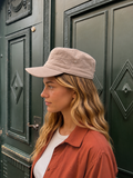 Beige Retro Kasket