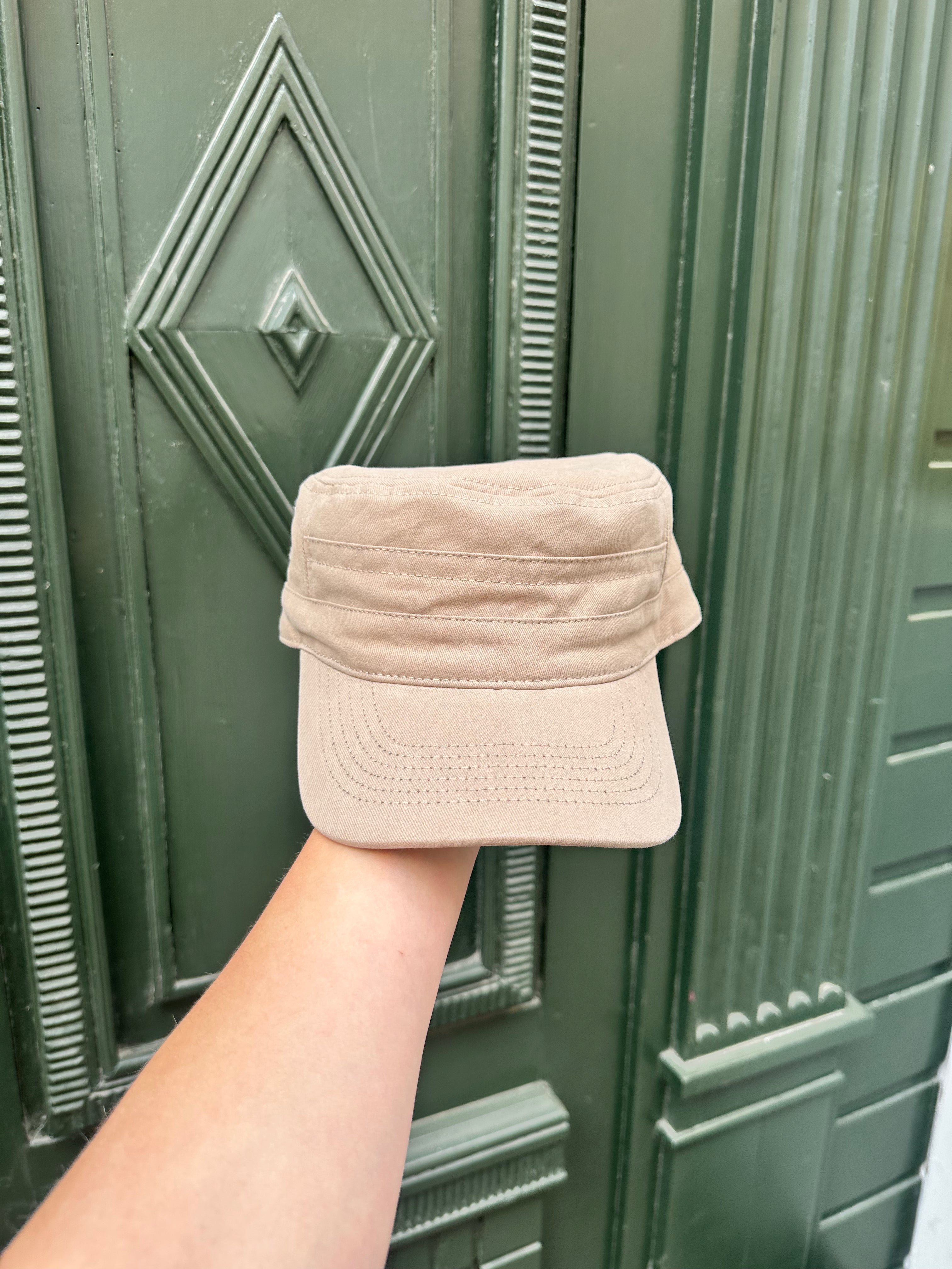 Beige Retro Kasket