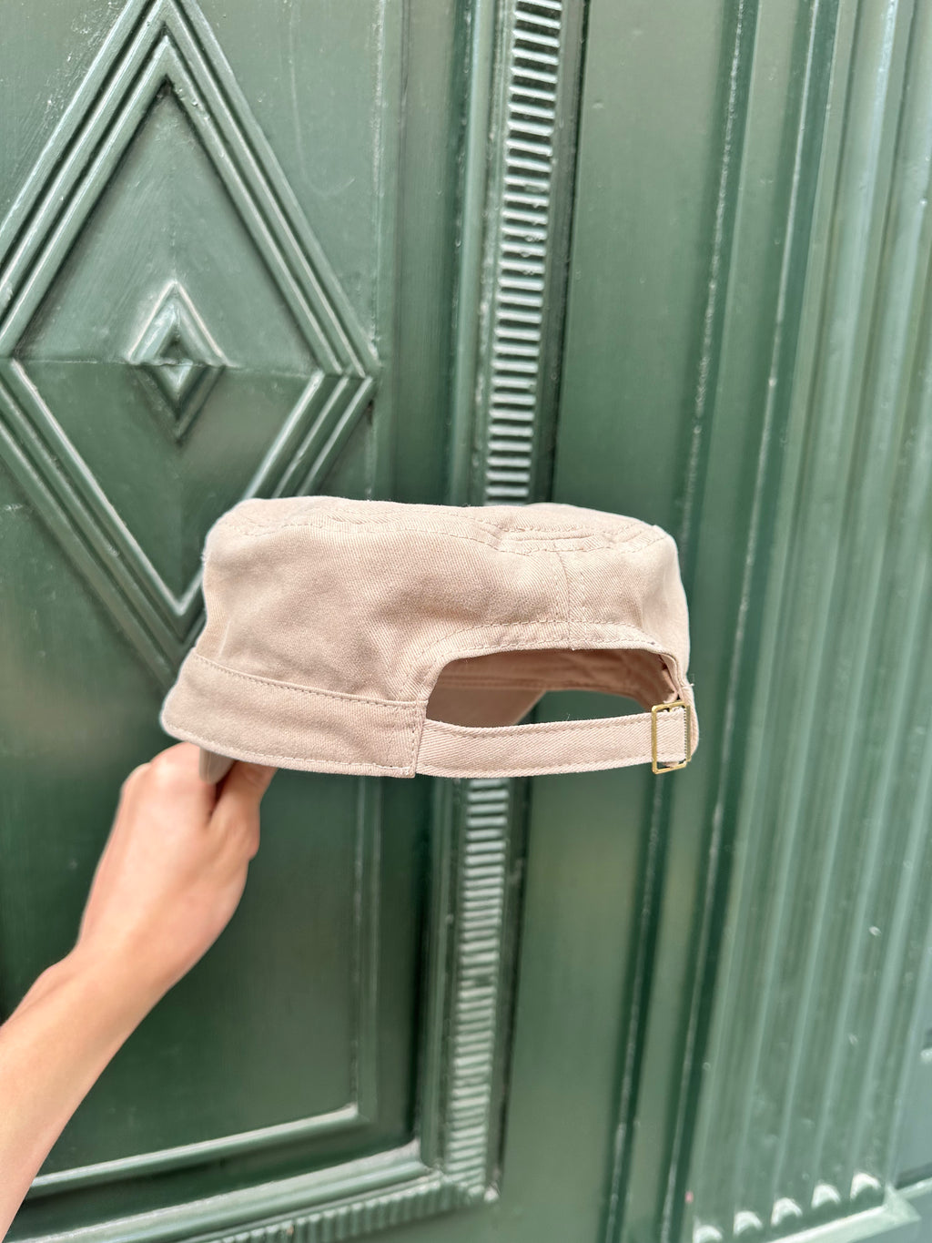 Beige Retro Kasket